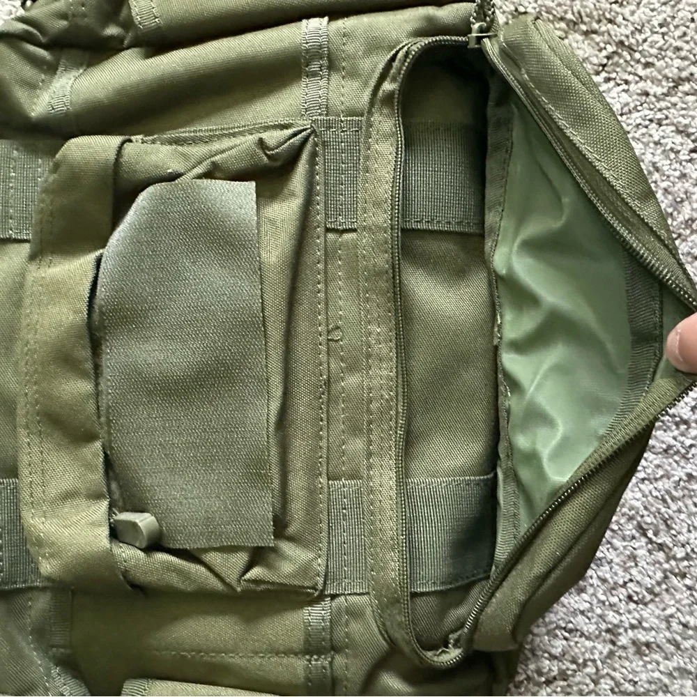 NWT LA Police Gear Tactical Bail Out Gear Bag Military Green Shoulder Strap New‎
